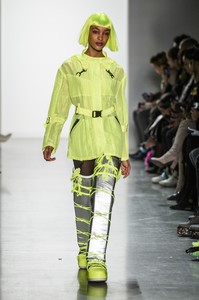 Jeremy-Scott-RF18-0173.thumb.jpg.25bbe580f9f70d14db0cea98d426f2ba.jpg