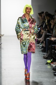 Jeremy-Scott-RF18-0525.thumb.jpg.e121c1103fceefccb0ac51fdf6fe2e7e.jpg