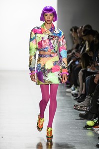 Jeremy-Scott-RF18-0705.thumb.jpg.f6f6ec97b11455c8660824a6cfef9789.jpg