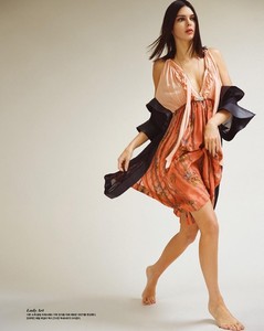 Kendall-Jenner-Model13.thumb.jpg.af20168c19877edab91b8d48e939fbfb.jpg