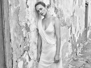 Mango-spring-2018-ad-campaign-the-impression-12.thumb.jpg.79faa018443836bfb1a0df5468d664ab.jpg