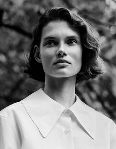 Margaret-Howell-Spring-Summer-2018-Giedre-Dukauskaite-Alasdair-McLellan-1.thumb.jpg.de982a628f17a257821e1c2354526943.jpg