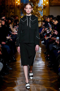 Mila-Schon-RTW-FW18-Milan-5386-1519504385-bigthumb.jpg