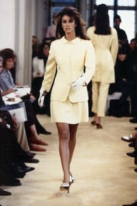 PRADA-SPRING-1992-RTW-32-SHANA-ZADRICK.thumb.jpg.65f8f87d2cb034abb83dd929329ed83f.jpg