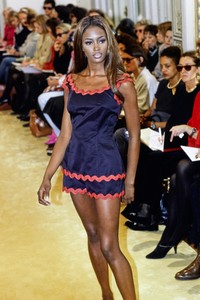 PRADA-SPRING-1992-RTW-38-NAOMI-CAMPBELL-CN10033867.thumb.jpg.07263ea44c8ad4907554661b16f09b15.jpg