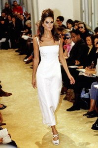 PRADA-SPRING-1992-RTW-44-HELENA-BARQUILLA-CN10033874.thumb.jpg.d3e94ece03572a961d33f99a1f99382c.jpg