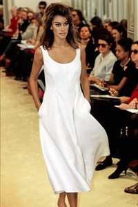 PRADA-SPRING-1992-RTW-52-SHANA-ZADRICK-CN10033882.thumb.jpg.abb5ab1a0e61af1f77ccda425c29c4f5.jpg