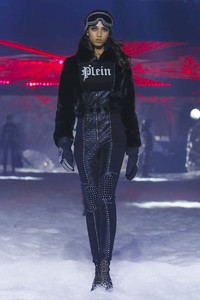 Philipp-Plein-RTW-FW18-NY-0669-1518300929-bigthumb.jpg