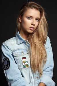Polina-Model-Sedcard-Beauty-Fashion-Advertising-Jeans-Blonde-3.thumb.jpg.5bf79b9641b5092cb97d758f38ad251c.jpg