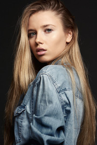 Polina-Model-Sedcard-Beauty-Fashion-Advertising-Jeans-Blonde.jpg