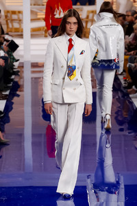 Ralph-Lauren-RTW-FW18-1026-1518434544-bigthumb.JPG