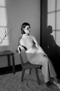 TSE-Cashmere-Fall-2018-Giedre-Dukauskaite-11.thumb.jpg.bde07248fc66230d12d406f71c3f83b6.jpg