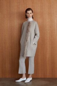 TSE-Cashmere-Fall-2018-Giedre-Dukauskaite-12.thumb.jpg.a117bebc761e78ff73b08f2f64a17ba1.jpg