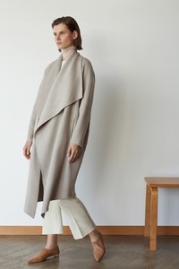 TSE-Cashmere-Fall-2018-Giedre-Dukauskaite-13.thumb.jpg.c4b0e2390fa19f7a2d5ed35b08981465.jpg