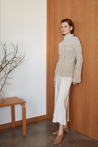 TSE-Cashmere-Fall-2018-Giedre-Dukauskaite-20.thumb.jpg.2157d136b8a9caafa2d7565bdbd5b9d1.jpg