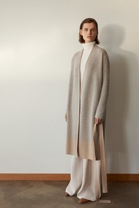 TSE-Cashmere-Fall-2018-Giedre-Dukauskaite-25.thumb.jpg.48f9c7a1261ebb5596720110c412552d.jpg