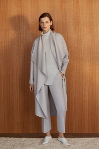 TSE-Cashmere-Fall-2018-Giedre-Dukauskaite-28.thumb.jpg.6324c3b2e43991dd8ec5acc39f9de0f4.jpg