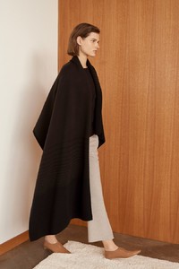 TSE-Cashmere-Fall-2018-Giedre-Dukauskaite-3.thumb.jpg.c81b4ad57c709ea498417ffbbb9336ad.jpg