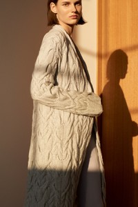 TSE-Cashmere-Fall-2018-Giedre-Dukauskaite-34.thumb.jpg.923404db6d1f7d07300a5e082d6fe6df.jpg