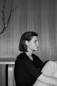 TSE-Cashmere-Fall-2018-Giedre-Dukauskaite-36.thumb.jpg.1507fd19bf75c56dbe61b93e962269f0.jpg