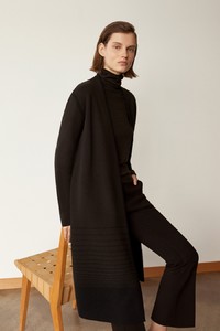 TSE-Cashmere-Fall-2018-Giedre-Dukauskaite-37.thumb.jpg.5fb308bd4cd85e21579bc7e0a832a9d0.jpg