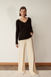TSE-Cashmere-Fall-2018-Giedre-Dukauskaite-5.thumb.jpg.58b859bcbb7a7103e23e212952922cc1.jpg