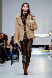 Tods-RTW-FW18-Milan-0728-1519379703-bigthumb.jpg