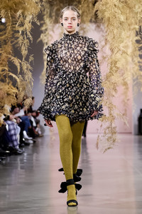 Ulla-Johnson-RTW-FW18-New-York-0728-1518136523-bigthumb.jpg