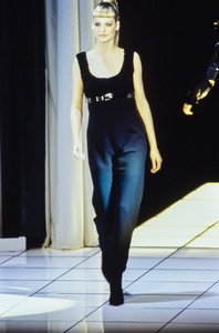 VERSACE-FALL-1994-RTW-52-LINDA-EVANGELISTA-CN10045594.thumb.jpg.595284ad990c527568b91465ffb2188d.jpg