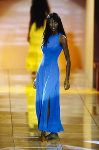 VERSACE-SPRING-1993-RTW-16-CN10046274.thumb.jpg.52d329e07c1ef0234597ab46e5eb0490.jpg