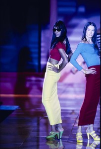 VERSACE-SPRING-1993-RTW-68-CN10046403.thumb.jpg.ada92bfadaec0e6baaf3d7ff18c309d9.jpg