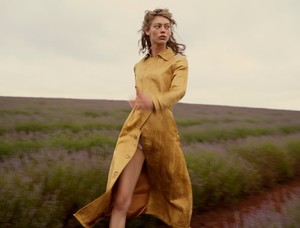 Wool-Magazine-Spring-2018-Ondria-Hardin-Saskia-Wilson-1.thumb.jpg.f2d11f531f543c00a5420e8dc6d063a1.jpg