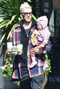 adam-levine-a5b3036ccc3a4d90e476c965c0dbf433_gallery_single_view.jpg