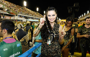 adriana-lima-se-diverte-em-camarote-na-sapucai-1_313601_36.thumb.jpg.24d54a37e621a11abac9b76ce50cc4ed.jpg