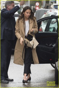 alicia-vikander-michael-fassbender-madrid-03.thumb.jpg.c81d6ab103a9fd2ac1313b3f12fc1f71.jpg