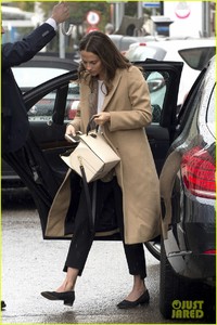 alicia-vikander-michael-fassbender-madrid-18.thumb.jpg.d95ac9a332a8a0ae3ddf42173b6ad065.jpg
