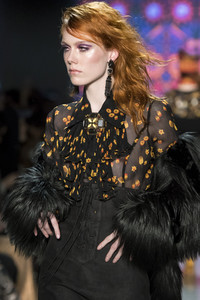 anna-sui-clp-rf18-0218.thumb.jpg.231b20bc2fa7e02e3ef73f0a23d7c0a4.jpg