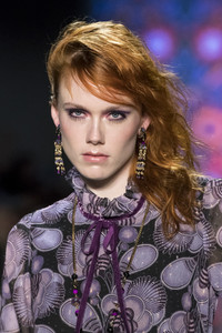 anna-sui-clp-rf18-0639.thumb.jpg.b17e871e9cd03100d8dafea6adcadee3.jpg