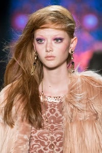 anna-sui-clp-rf18-0853.thumb.jpg.460a6bdf6dc88e70dd2db75596188247.jpg