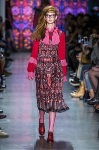 anna-sui-rf18-0047.thumb.jpg.530aab8d8e73785c544e664cd4ca4cfe.jpg