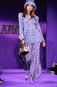 anna-sui-ss-1993-2.thumb.jpg.077ca38b0490921fd42e877cf2ff1fbb.jpg