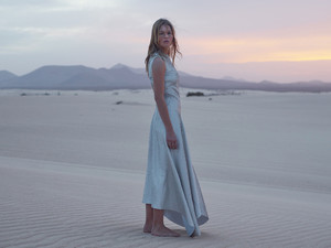 anna_ewers_mango_6813_620x465.thumb.jpg.c1f4078876c0ee4a527b312b7f54aede.jpg