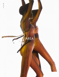 area_ss18_singles_lr_71da796f85882305a41265f37e75f6535_thumb.thumb.jpg.518017b9692ffdaa440fc63a60729779.jpg