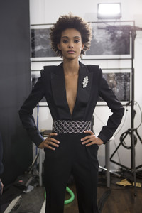 azzaro-hc-bks-m-rs18-3810.thumb.jpg.0cfa9452ca129388b2307757677f559c.jpg
