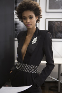 azzaro-hc-bks-m-rs18-3814.thumb.jpg.f10f926aab6c30fd5d2df593b3949bc2.jpg