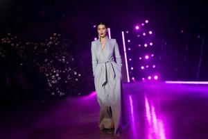 bella_hadid_bm_1102_28429.jpg