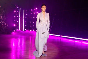 bella_hadid_bm_1102_28529.jpg