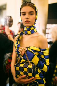 bkstg-versace-rtw-fall-2018-milan-fashion-week-mfw-024.jpg