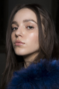 blumarine-bks-v-rf18-4728.thumb.jpg.b93cf1b714abb43a3fc95181d59c6386.jpg