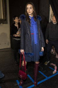 blumarine-bks-z-rf18-6296.thumb.jpg.533cf4b7a32322f04a29c228b4628cce.jpg